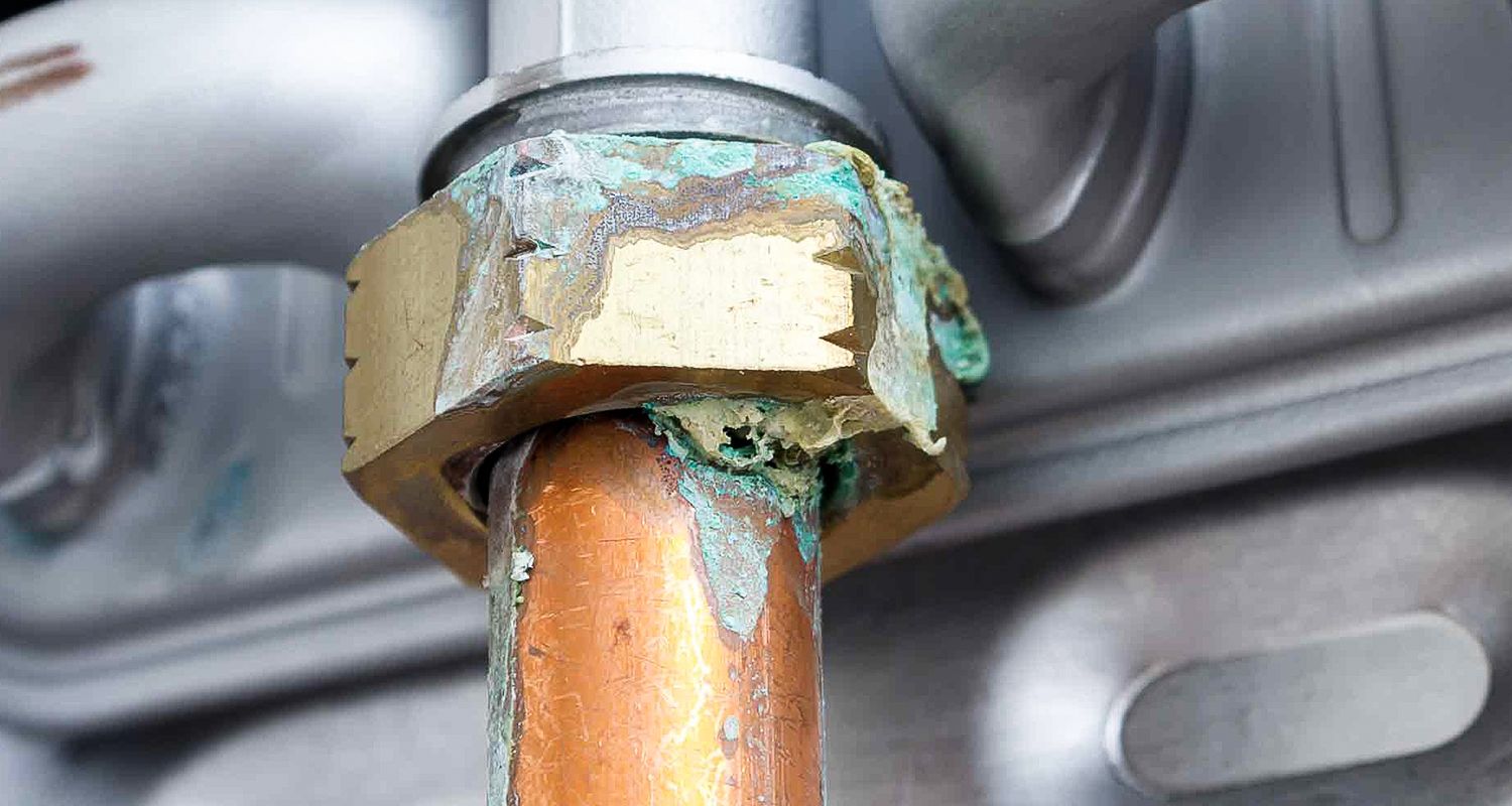 نشتی آب از اتصالات رادیاتور